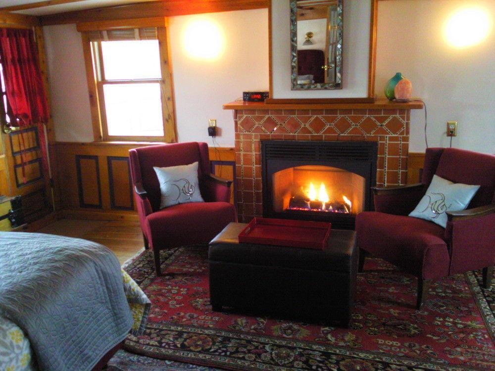 The Covington Houseboat Bed & Breakfast Сейнт Пол Екстериор снимка