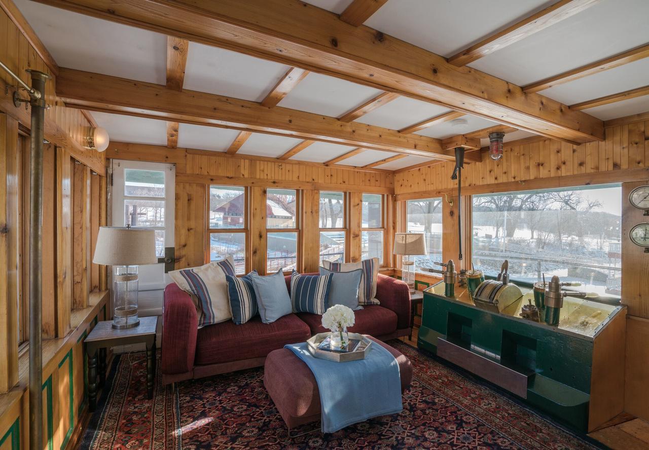The Covington Houseboat Bed & Breakfast Сейнт Пол Екстериор снимка