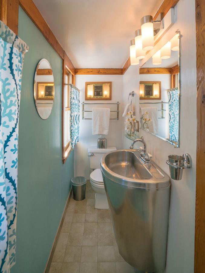 The Covington Houseboat Bed & Breakfast Сейнт Пол Екстериор снимка